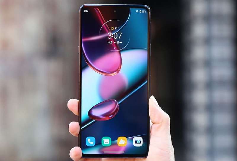 Новый флагман Motorola уже появился со скидкой на AliExpress. Это мощный и доступный девайс
