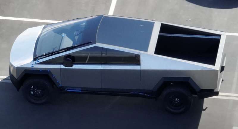 Новый дизайн Tesla Cybertruck расстроил соцсети. Изменениями недоволен даже Илон Маск