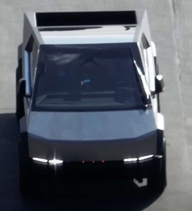 Новый дизайн Tesla Cybertruck расстроил соцсети. Изменениями недоволен даже Илон Маск