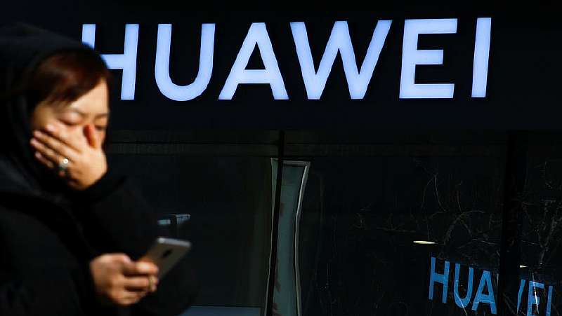 Почему США наказывают Huawei? Рассекречена информация о жутких технологиях компании
