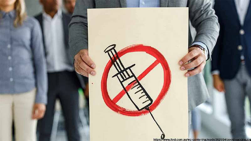 Мужчина получил 10 прививок от коронавируса за день под разными именами. Чем все закончилось?