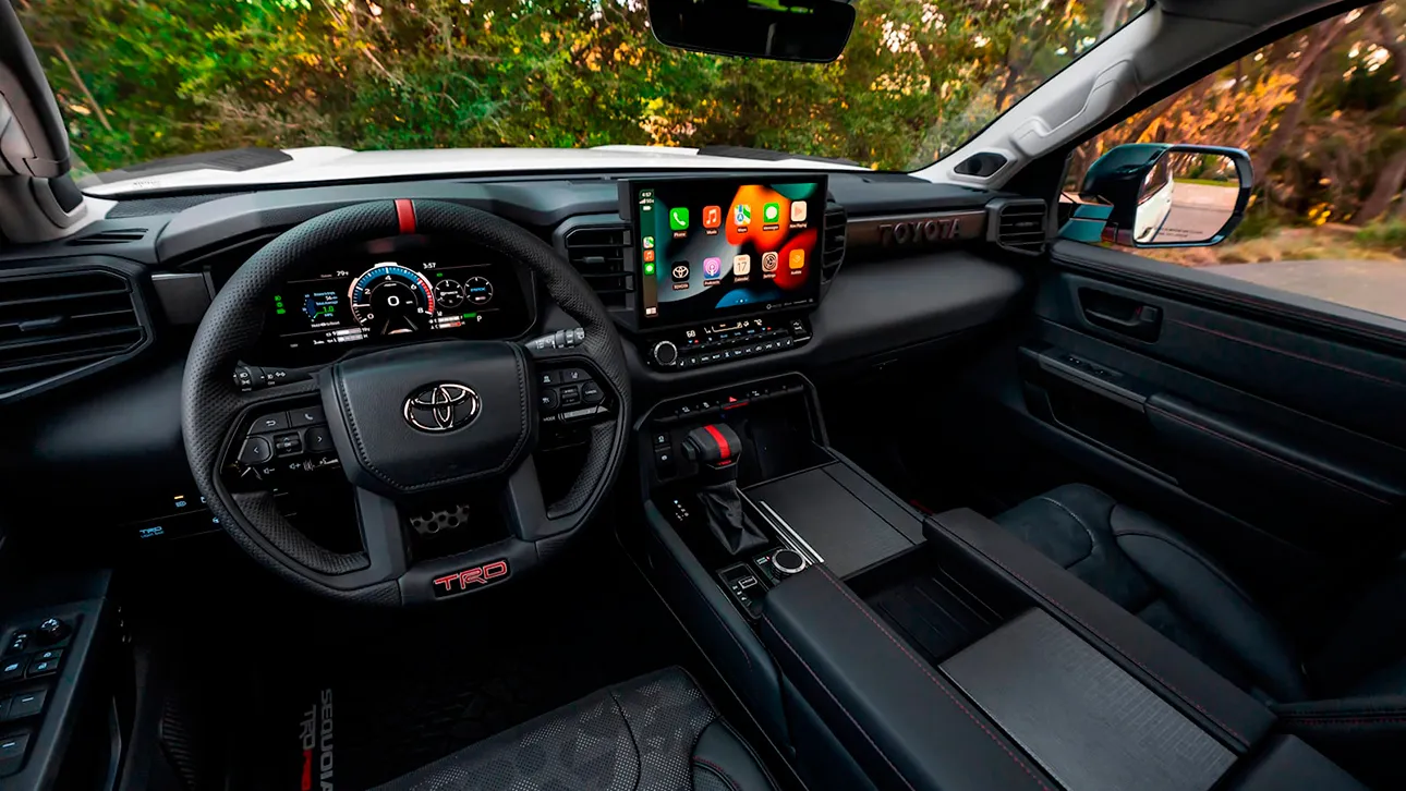 Toyota представила новую Sequoia 2023. Фото и видео гигантского внедорожника