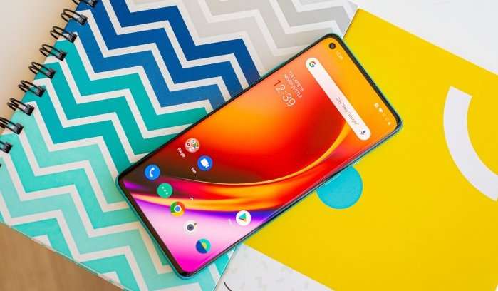 OnePlus 8 распродают за 20 тысяч. Забираем флагман по цене бюджетника