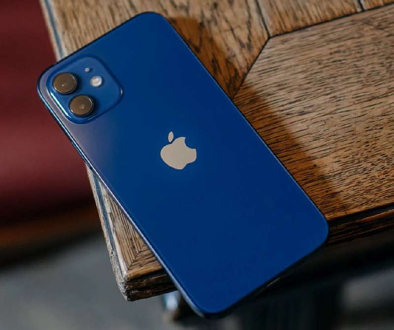 iPhone 12 подешевел до исторического минимума. Теперь это самый выгодный флагман