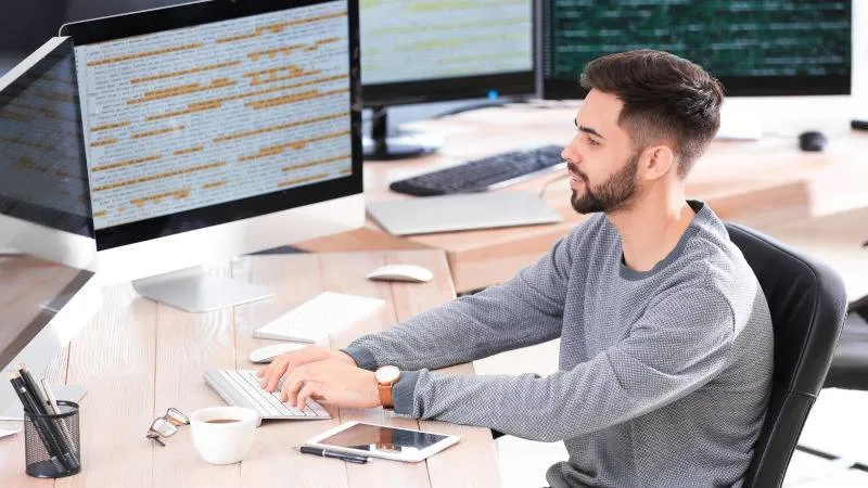 Сколько получают IT-шники в России? Зарплаты программистов растут, цифры внушительные