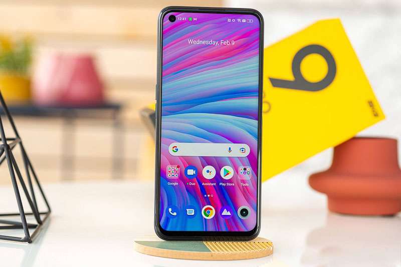 Представлен Realme 9 Pro. Смартфон-хамелеон, который меняет цвет, с 120-герцовым экраном