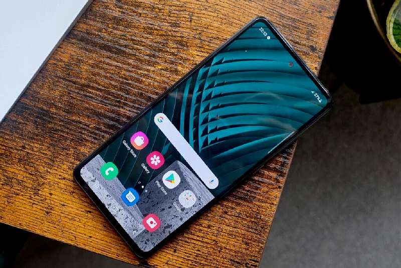 Tmall обвалил цену Samsung Galaxy A52. Идеальный момент для покупки бестселлера
