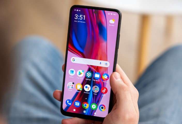 Xiaomi распродает POCO M4 Pro. Это заряженный бюджетник без слабых мест