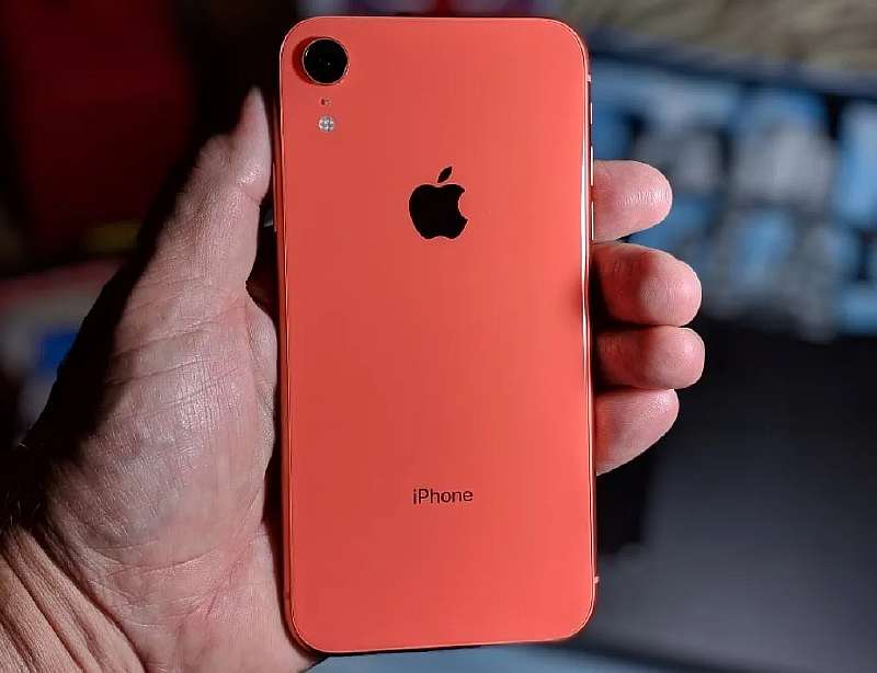 iPhone XR выставили по лучшей официальной цене. Дешевле уже не будет