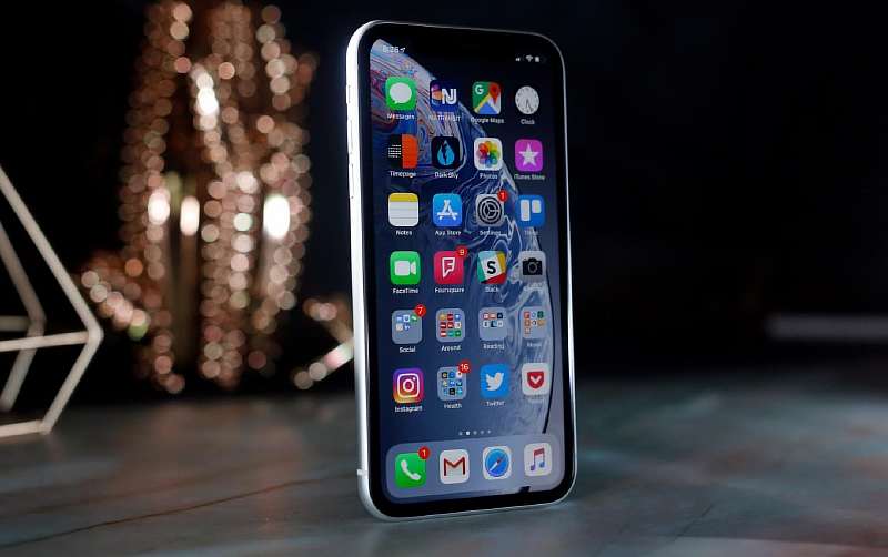 iPhone XR выставили по лучшей официальной цене. Дешевле уже не будет