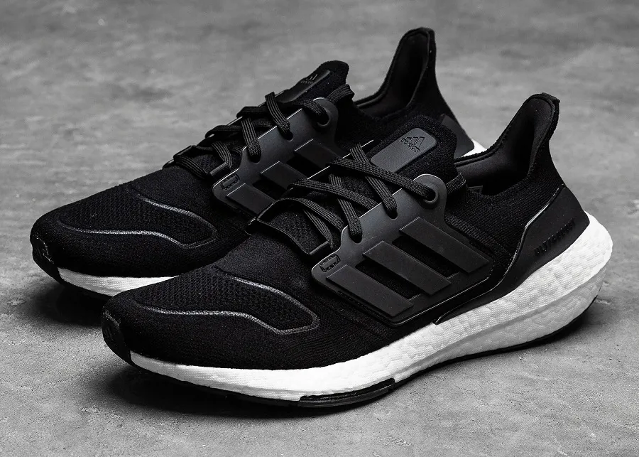 Лучшие кроссовки Adidas: 10 самых ярких моделей немецкого бренда