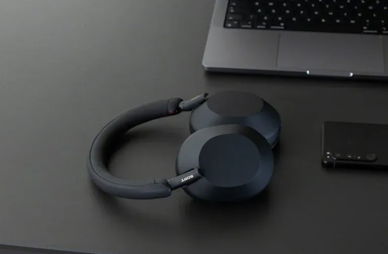 Sony официально представила топовые наушники WH-1000XM5