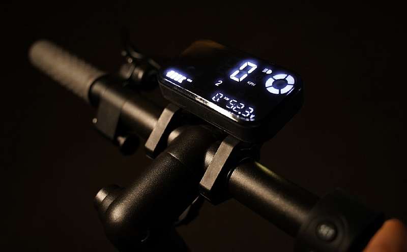 Топовый электросамокат Xiaomi NAVEE отдают со скидкой. Экономим 100$ одним промокодом