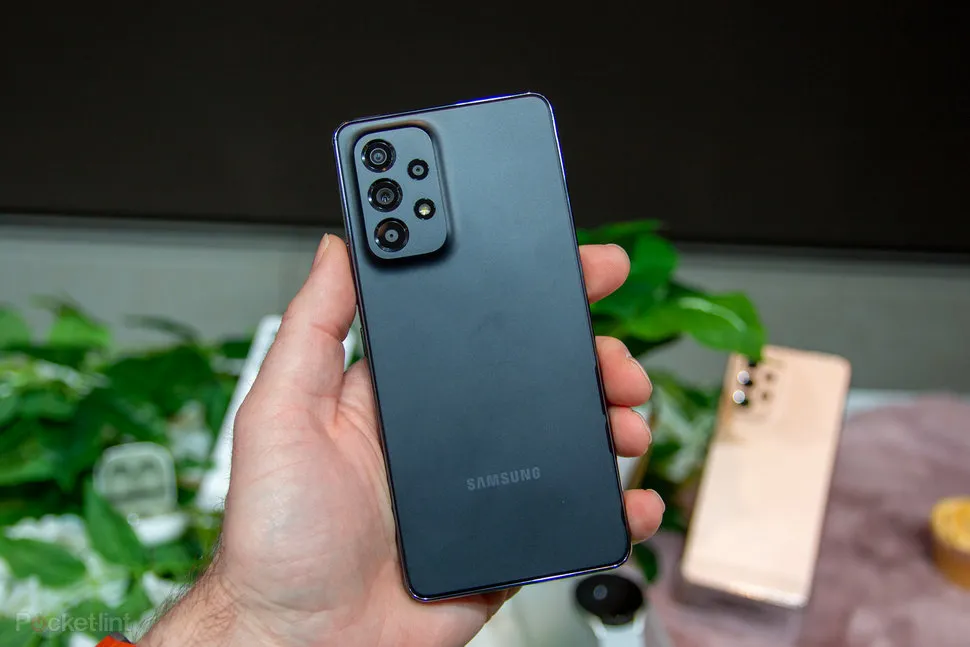 Samsung Galaxy A53 попал на распродажу. Можно легко сэкономить 10 тысяч