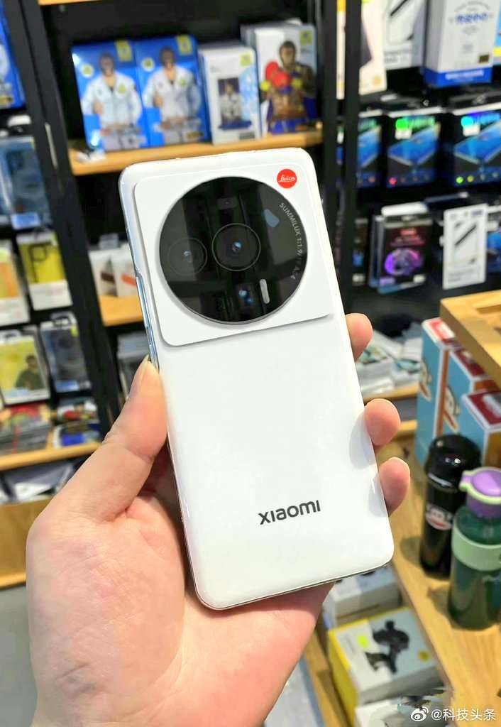 Xiaomi 12 Ultra тотально рассекречен. Его дизайн уникален для флагманов