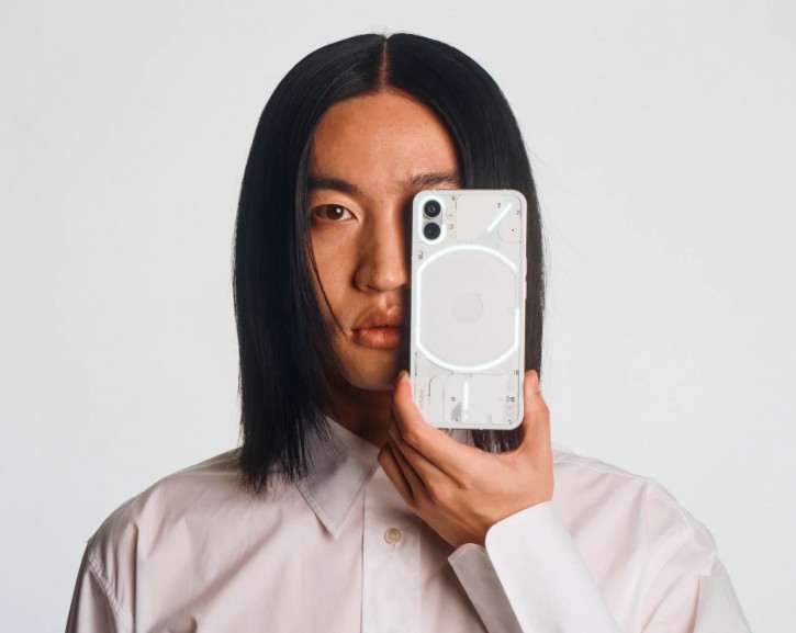 Nothing Phone (1) – действительно уникальный смартфон. Цена и характеристики новинки