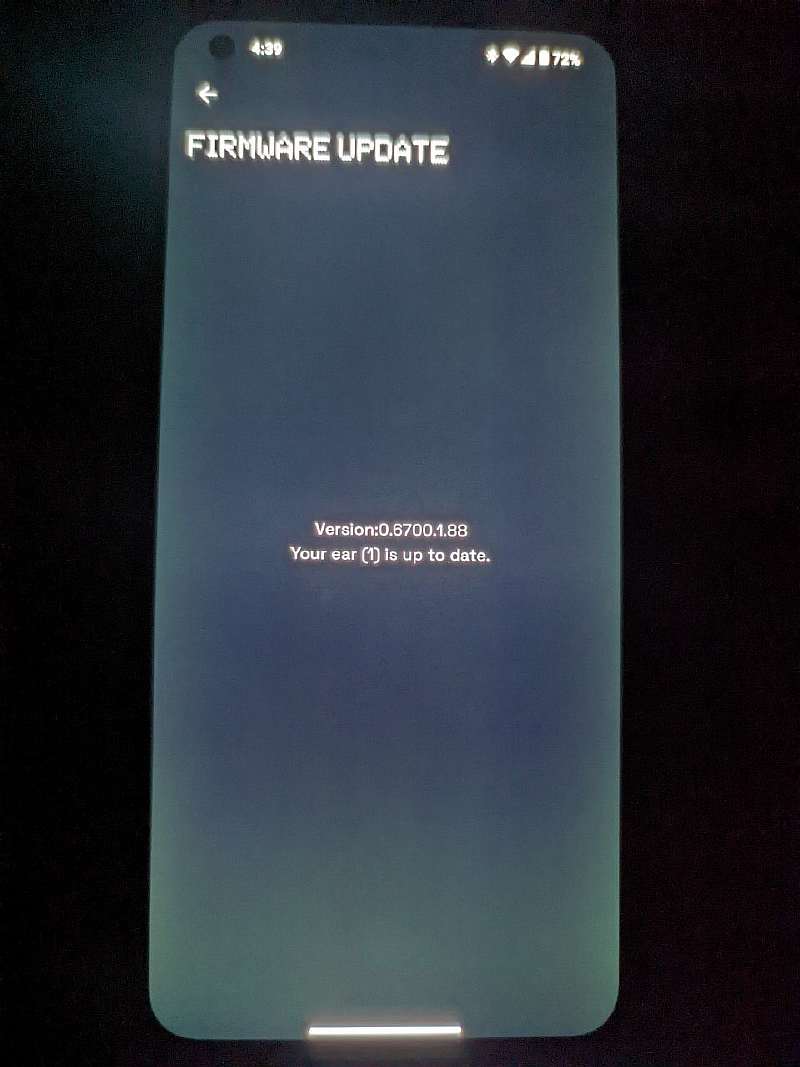 У Nothing Phone (1) полно проблем. Брак экрана, выгорающие пиксели, запотевающая камера