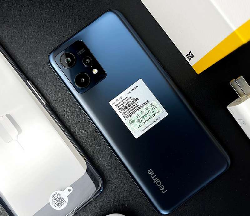 Этот Realme точно станет хитом. Крутой бюджетник отдают за смешные деньги