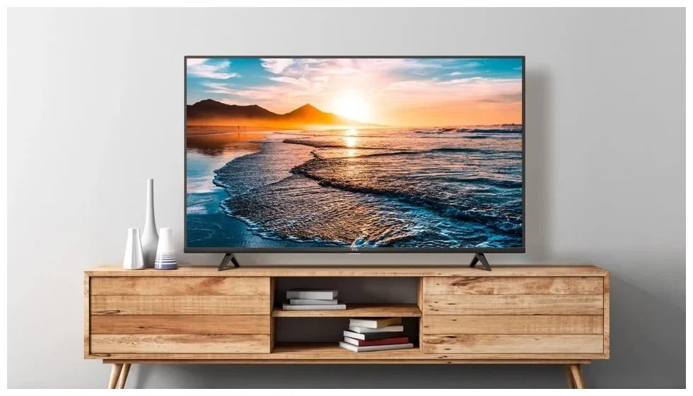 Хитовый телевизор TCL распродают за полцены. Вариант с большим экраном и шустрым Android TV