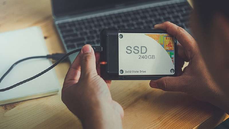 Пользуетесь SSD? Обнаружен баг, многие накопители умирают строго по таймеру