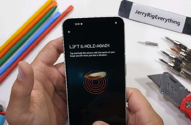Nothing Phone (1) прошел испытания на прочность. Его не сломать!