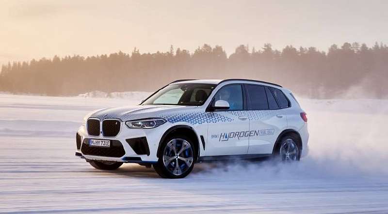 BMW и Toyota объединились для создания внедорожника с водородным двигателем