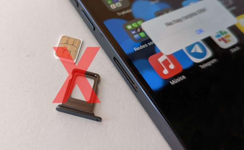 Apple убрала физический слот для SIM-карт с новых iPhone. Почему?