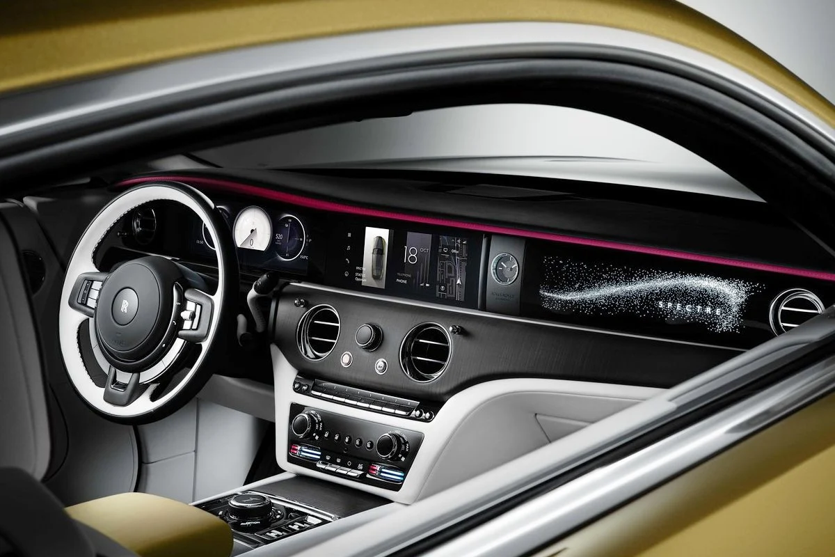 Дебютировал Rolls-Royce Spectre — самый роскошный электромобиль в мире
