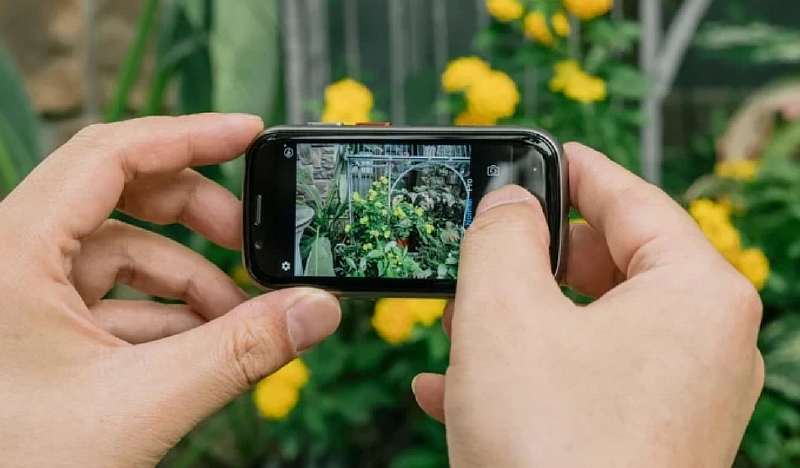 Китайцы выпустили крохотный 3-дюймовый смартфон на Android 12 за 170$