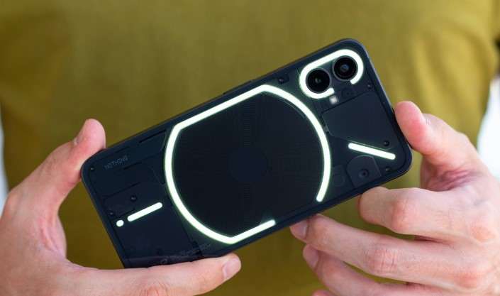 Берем необычный Nothing Phone (1) со скидкой. Это практически идеальный субфлагман