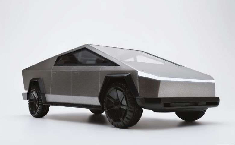 Илон Маск снова не сдержал обещания. Производство Tesla Cybertruck опять переносят