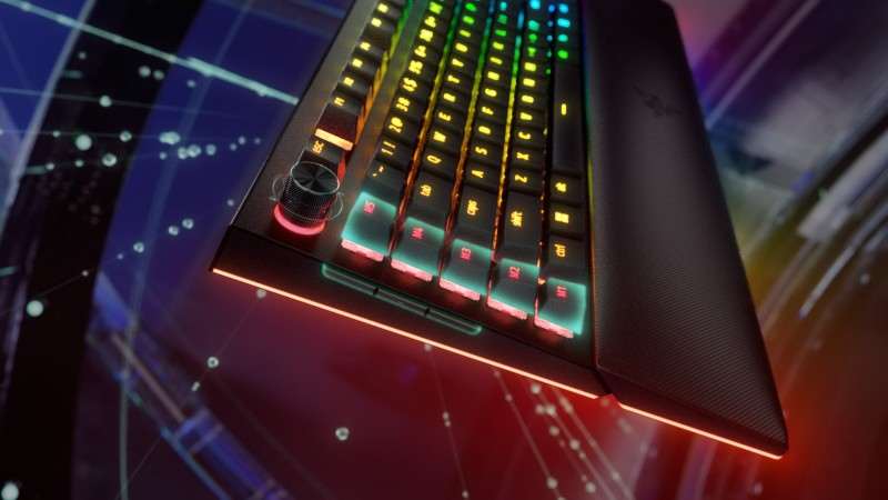 Геймерский жир! Razer представила механическую клавиатуру BlackWidow V4 Pro