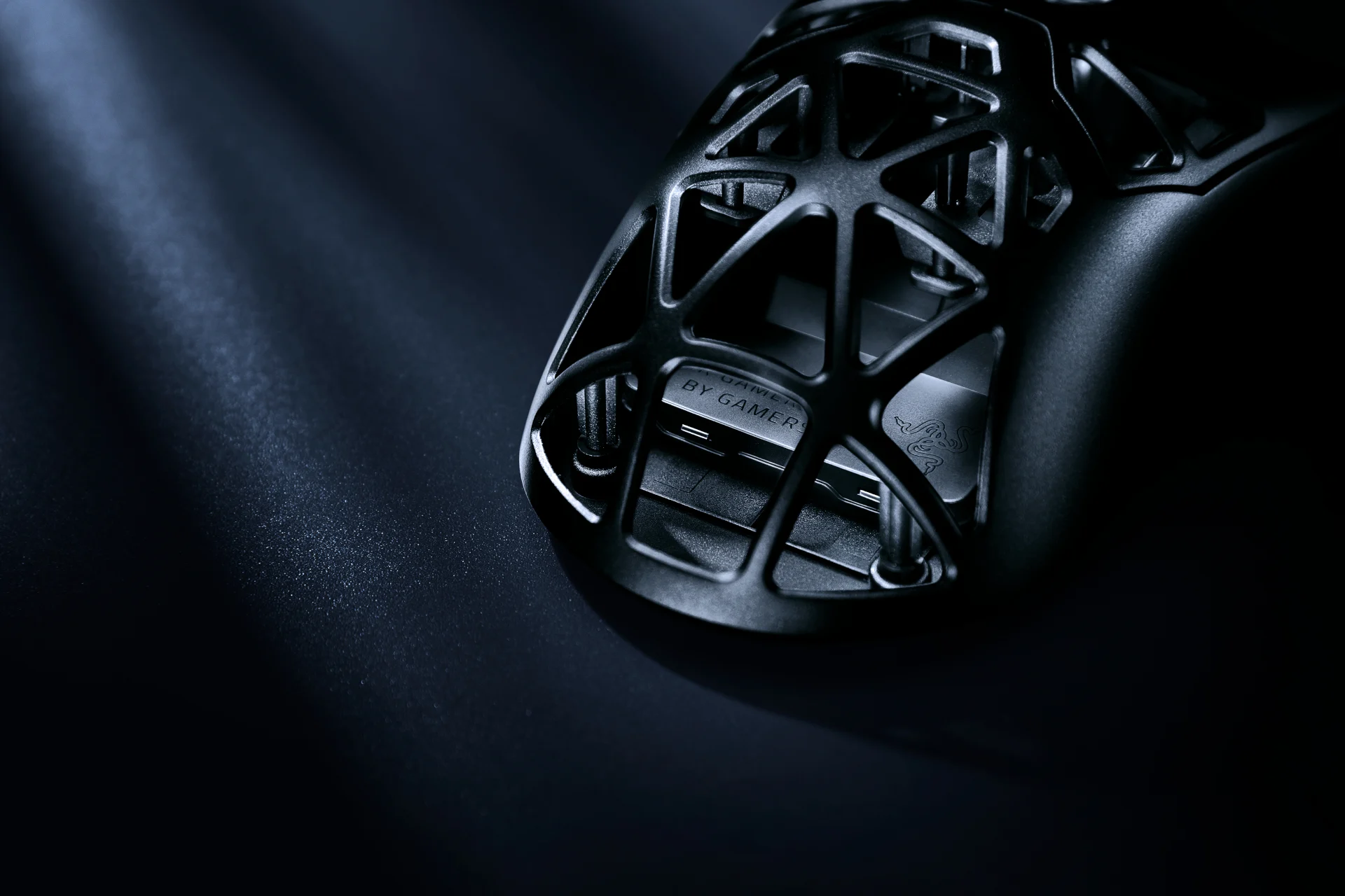 «Гадюка» с магниевым экзоскелетом — это новая мышь Razer. Цена шокирует