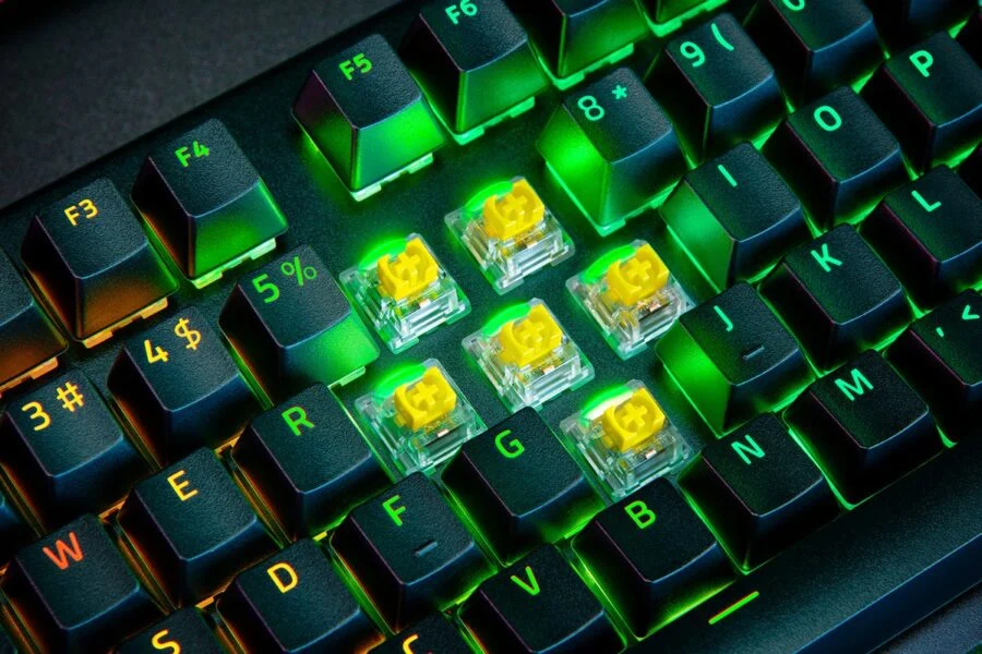 Геймерский жир! Razer представила механическую клавиатуру BlackWidow V4 Pro