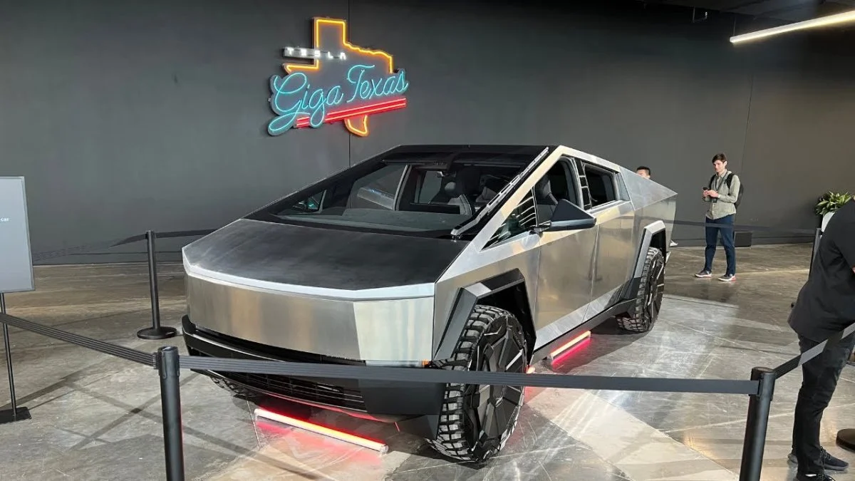 Tesla показала предсерийную версию Cybertruck. Такой пикап поступит в продажу