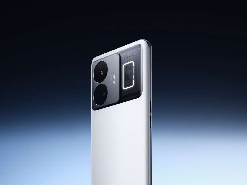 Realme GT 3 официально представлен. Цена и характеристики смартфона с 240-ваттной зарядкой