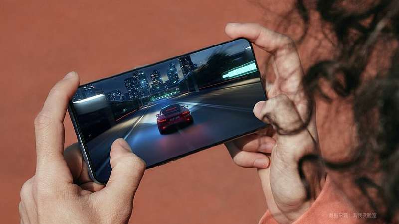 «Заряженный» Realme GT Neo 5 SE официально представлен. Цена и характеристики