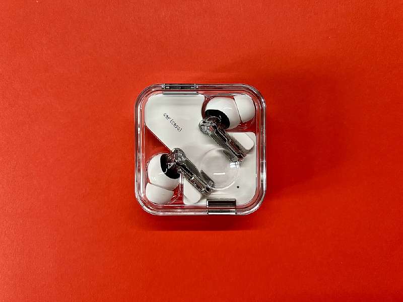 Обзор Nothing Ear (2) – лучшая альтернатива AirPods, которую можно найти