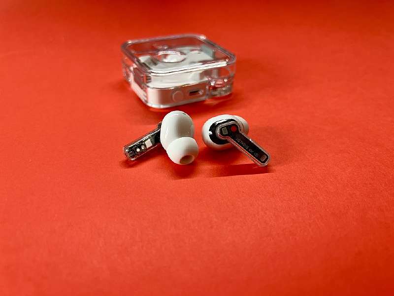 Обзор Nothing Ear (2) – лучшая альтернатива AirPods, которую можно найти