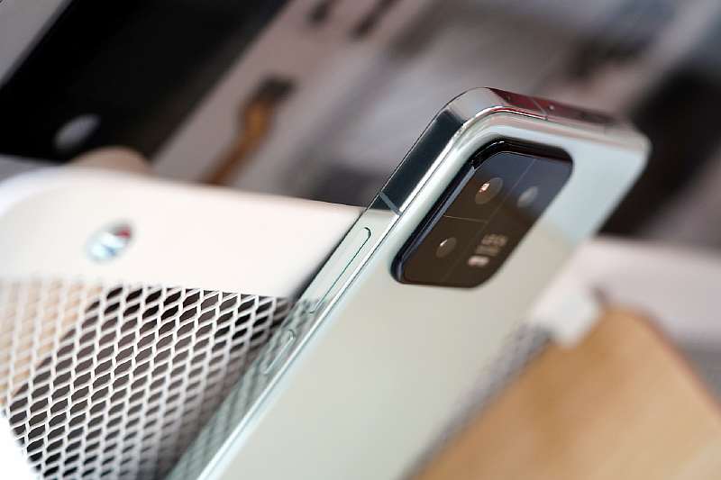 Обзор Xiaomi 13. Маленький флагман — всегда крутой флагман