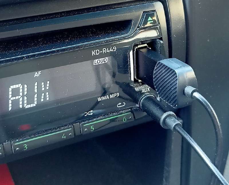 Вещь дня. Гаджет для беспроводной музыки в старых автомобилях, стоит сущие копейки