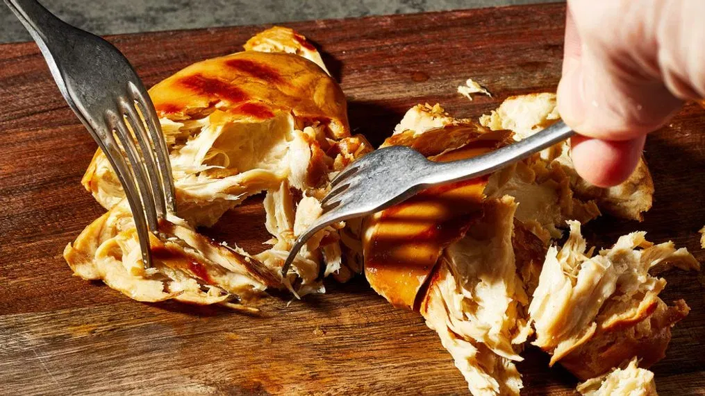 В США одобрили продажу выращенного в лаборатории куриного мяса. Начинается эра «еды из пробирки»