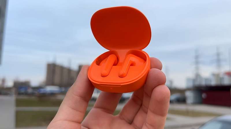 Обратите внимание на эти наушники Xiaomi. Они беспроводные и стоят фантастически дешево