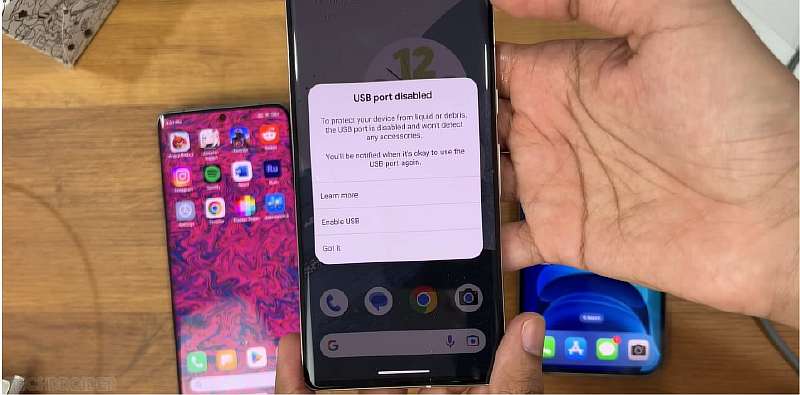 Как смартфоны IP68 реагируют на зарядку с водой в Type-C разъеме? Есть принципиальная разница