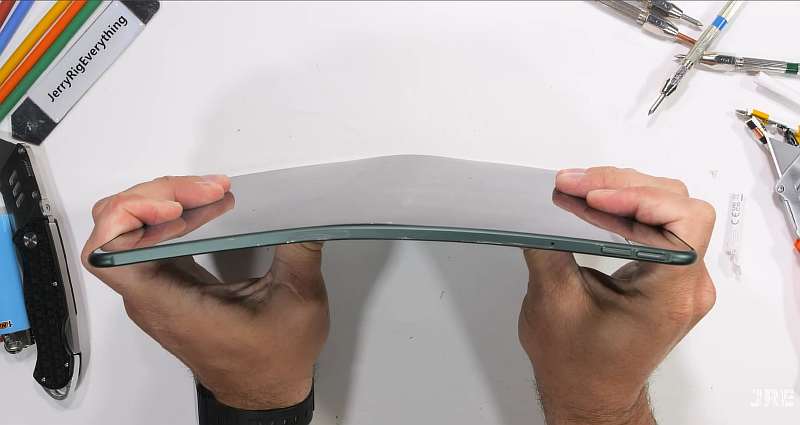 OnePlus Pad прошел тест на прочность от JerryRigEverything. Это настоящий крепкий орешек