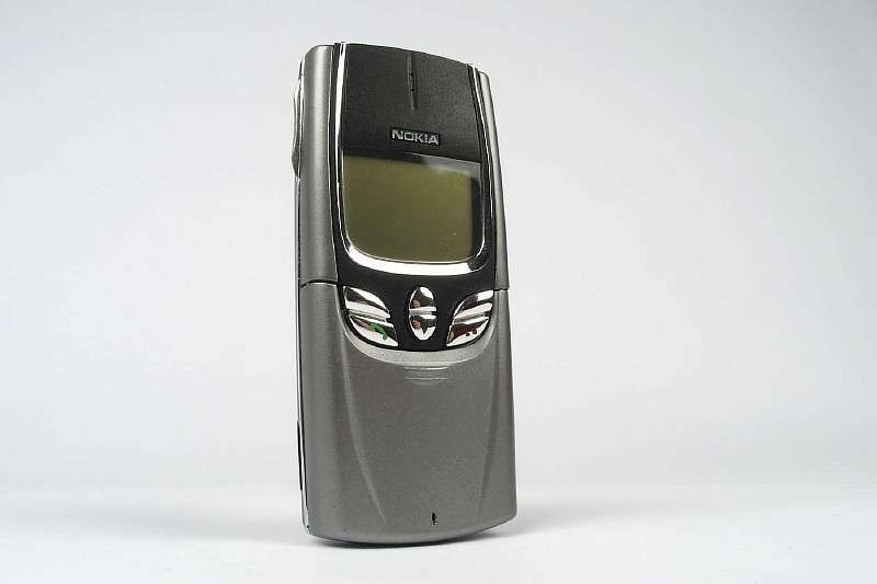 Легендарная Nokia 8850 отмечает свой юбилей. Когда-то эта модель была круче, чем любые iPhone
