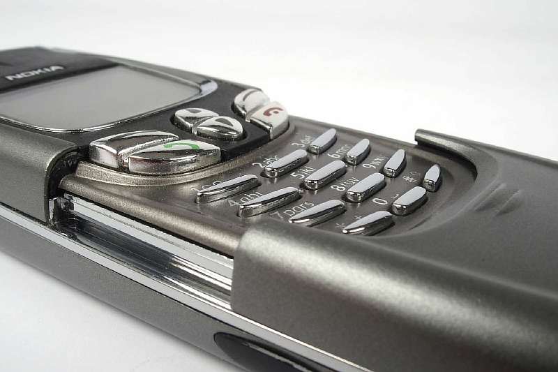 Легендарная Nokia 8850 отмечает свой юбилей. Когда-то эта модель была круче, чем любые iPhone