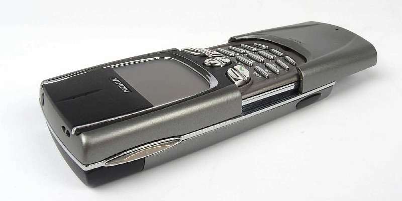 Легендарная Nokia 8850 отмечает свой юбилей. Когда-то эта модель была круче, чем любые iPhone