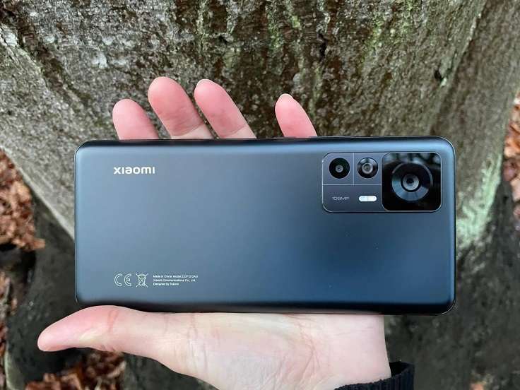 Новый бюджетный смартфон ZTE выглядит в точности как флагман Xiaomi