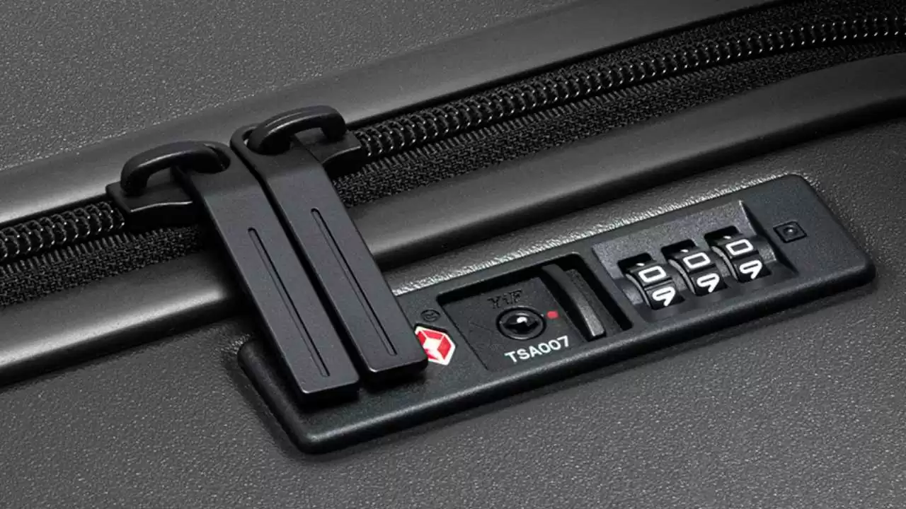 Xiaomi представила новую линейку чемоданов для путешественников MIJIA Suitcase